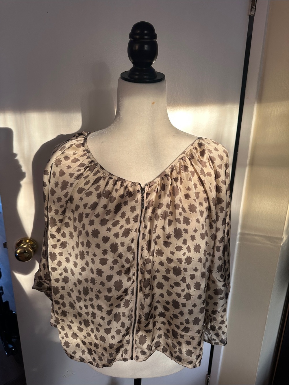 Adiva Beige and Taupe Floral Zip Blouse